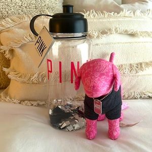 PINK water bottle and little dog 💓